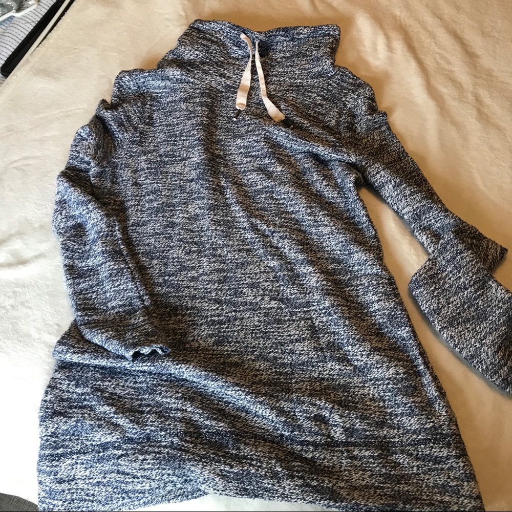 Women’s sweater hoodie